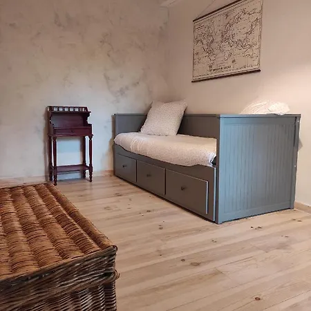 A La Campagne, Proche Carcassonne Hébergement de vacances Alairac
